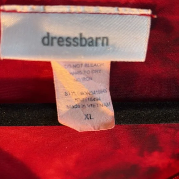 Dressbarn Red and Black Women's Top - Picture 4 of 5